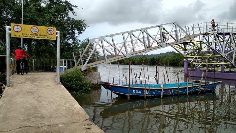 Srikandi Travel (2): Jembatan Menuju Petualangan Wisata Cilacap